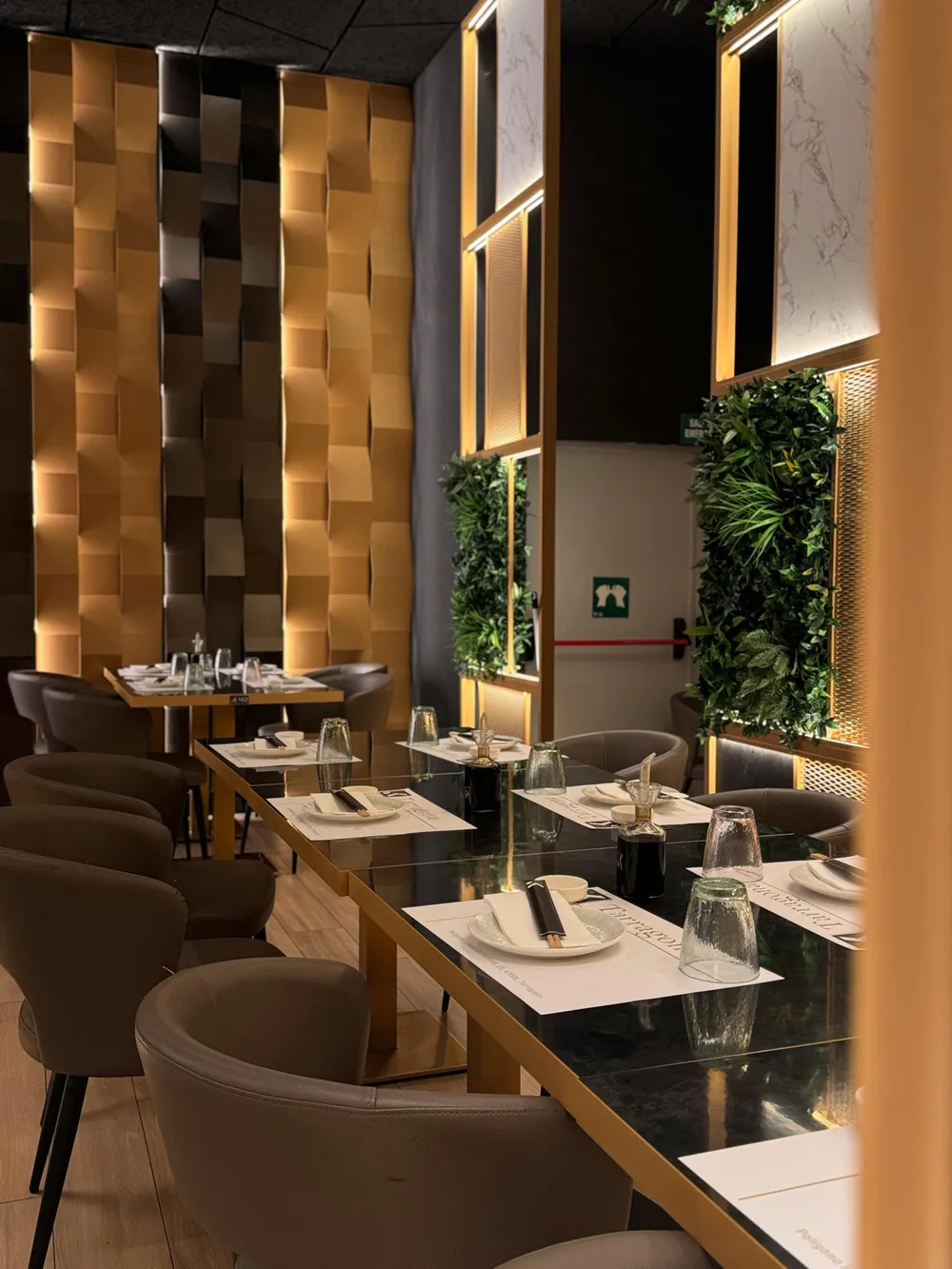 Salón, Mesas y Reservas